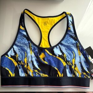 Bundle of two FOURLAPS sports bra Brand new retail price 58$ each